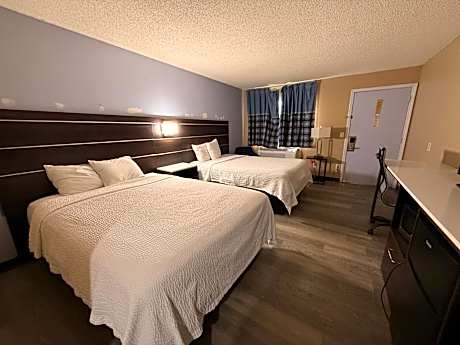 Queen with 2 Queen Beds - Non-Smoking