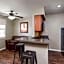 Eagle's Den Suites Kenedy a Travelodge by Wyndham