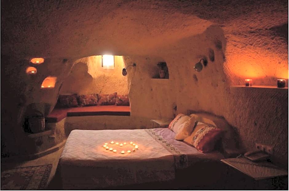 Jerveni Cave Hotel