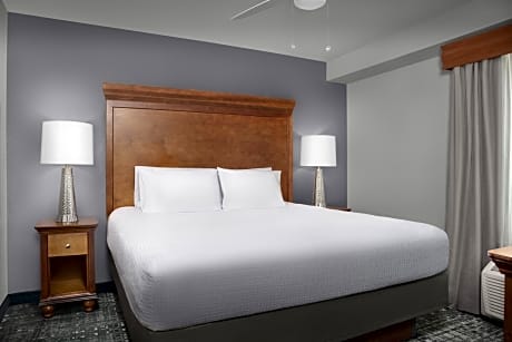 Two Bedroom Suite with One King and Two Queen Beds - Non-Smoking