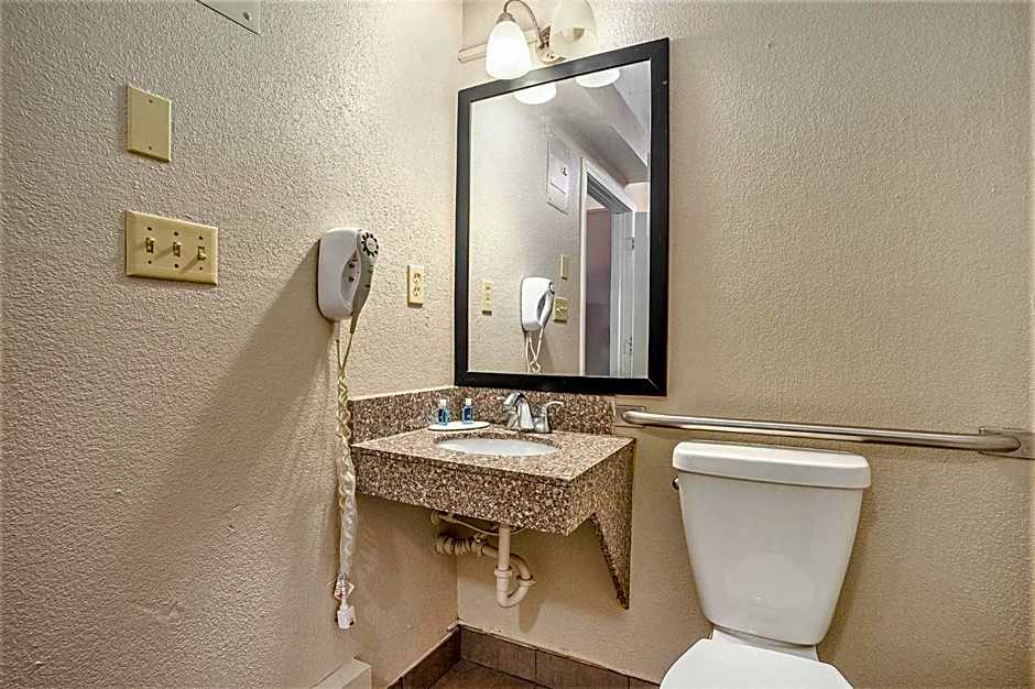 Rodeway Inn Grand Haven