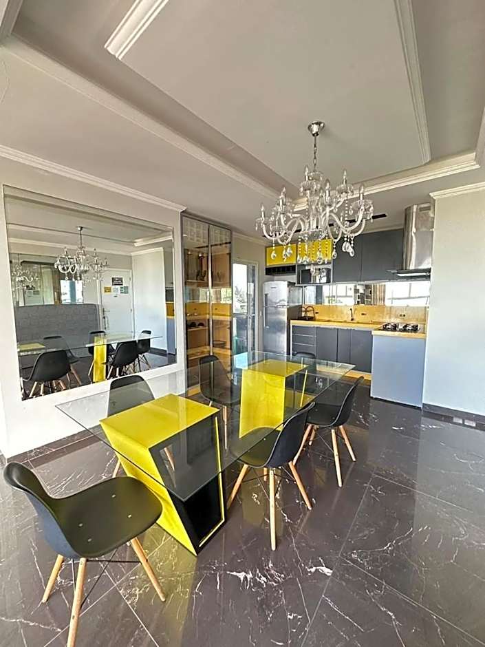 Seu refúgio paradisíaco a apenas 330 metros do mar TUB