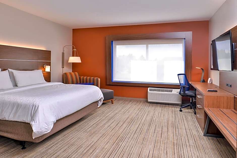 Holiday Inn Express & Suites Farmville By IHG