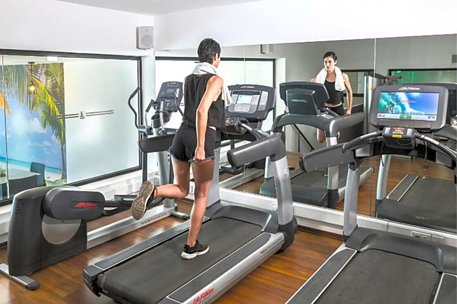 Cavo Maris Beach Hotel