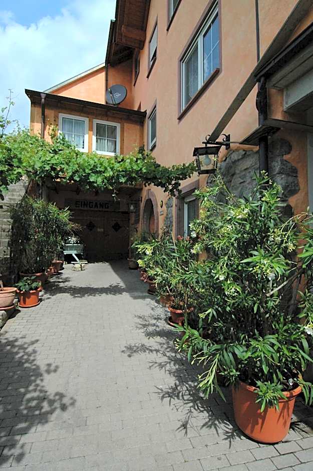 Weinhotel / Gasthaus zur Sonne