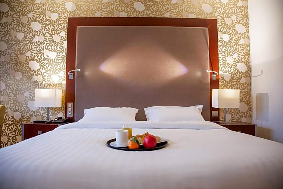 Clarion Paris CDG Airport