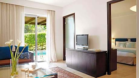 SUITE WITH PRIVATE POOL (NERO)