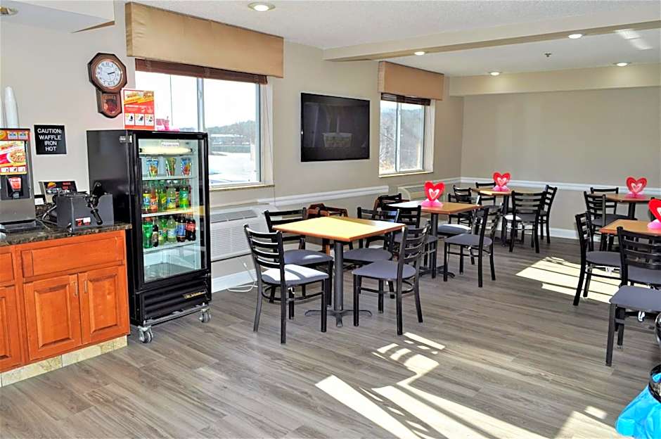 Super 8 by Wyndham Clearfield