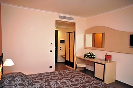 Double Deluxe Room