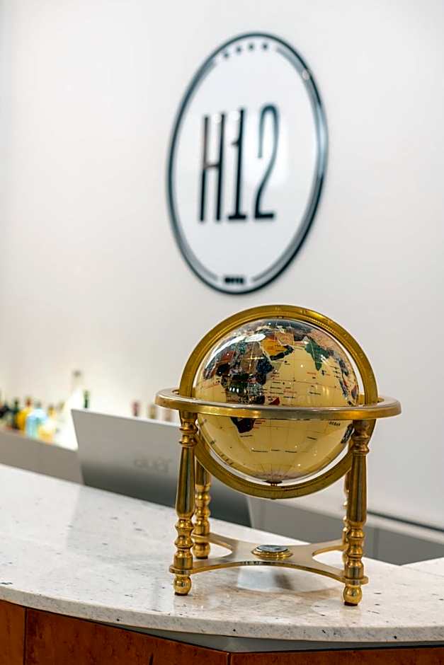 Hotel H12