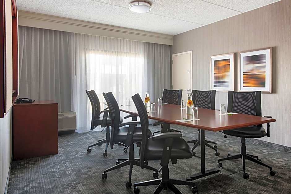 Courtyard by Marriott Syracuse Carrier Circle