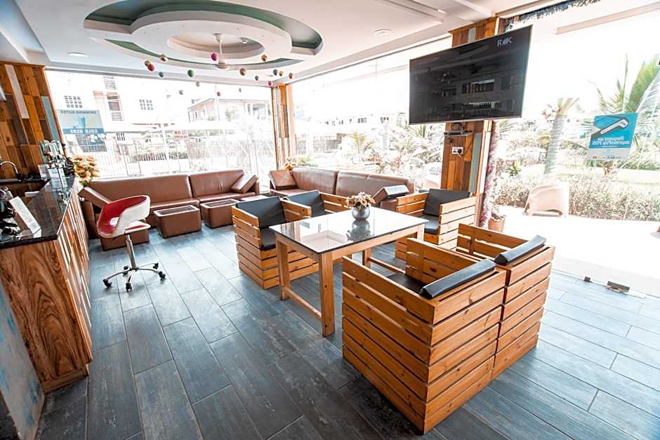 Plus 33 Hotel