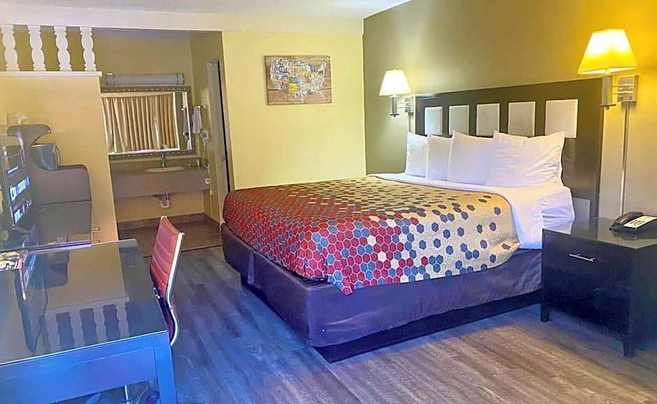 Super 8 by Wyndham Albuquerque Downtown