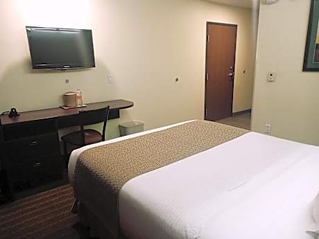 Queen Room - Disability Access/Non-Smoking