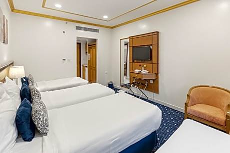 Studio (4 Adults)