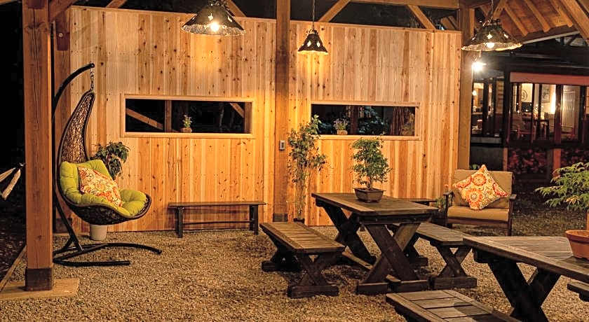 Kizuna Lodge & BBQ Centre