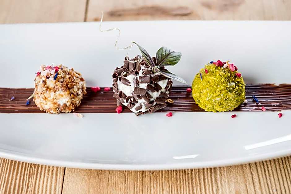 Saldur Small Active Hotel