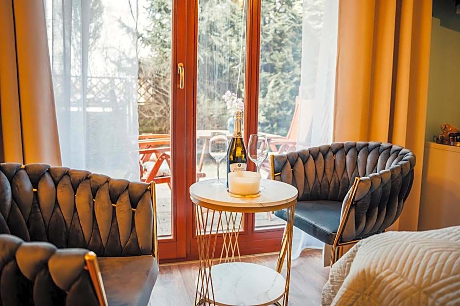 Sztutowo Lazurowy Dwór - Apartamenty oraz Pokoje z Parkingiem