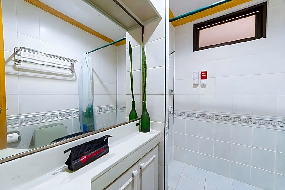 RedDoorz @ Arimbay Legazpi City