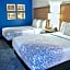 La Quinta Inn & Suites by Wyndham NE Long Beach/Cypress