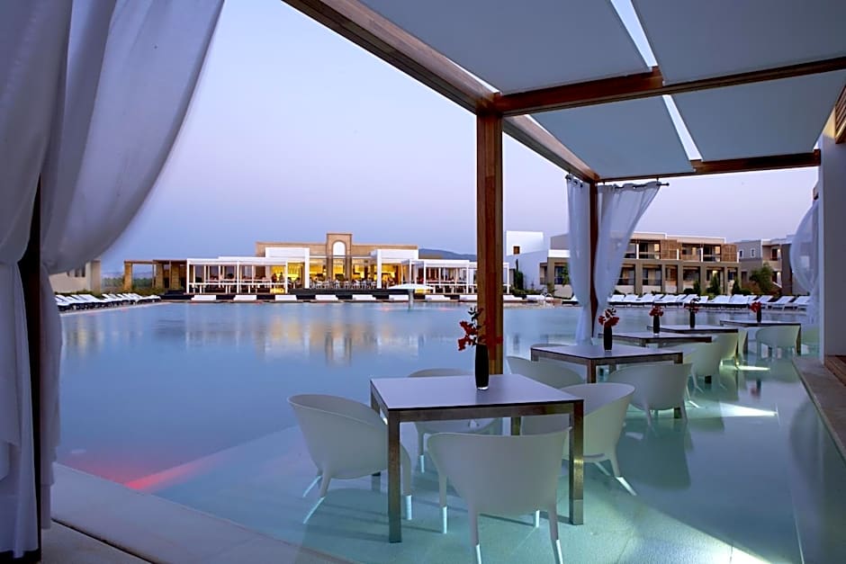 Pelagos Suites Hotel & Spa