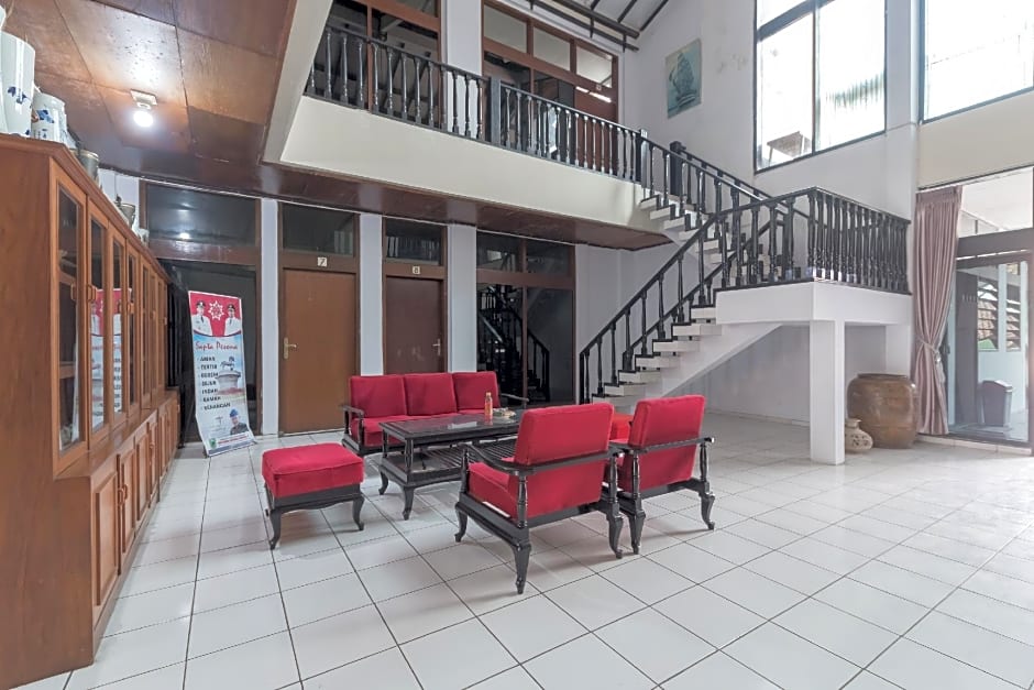 RedDoorz Syariah near Taman Kota Kuningan