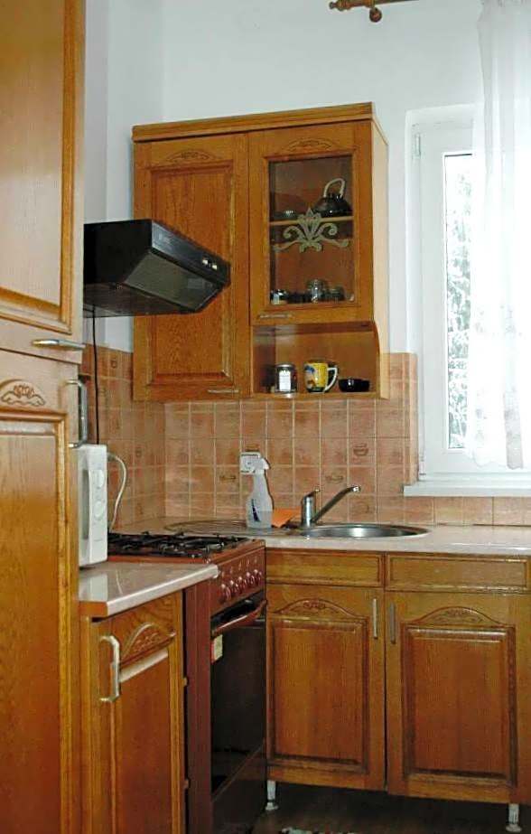 Șoaptele pădurii & Căsuța din pădure