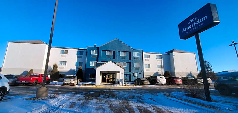 AmericInn by Wyndham Minot