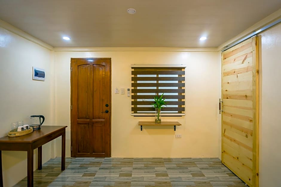 ALONA BEACH SIDE INN