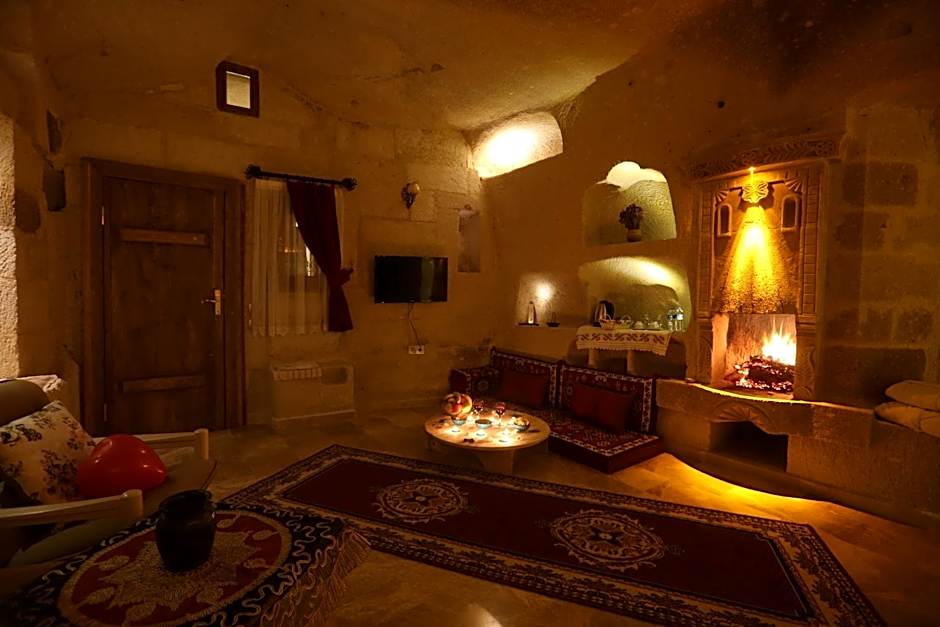 Abu Hayat Cave Suites