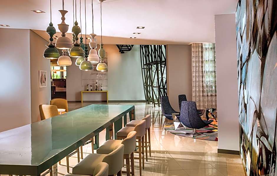 Hennessy Park Hotel