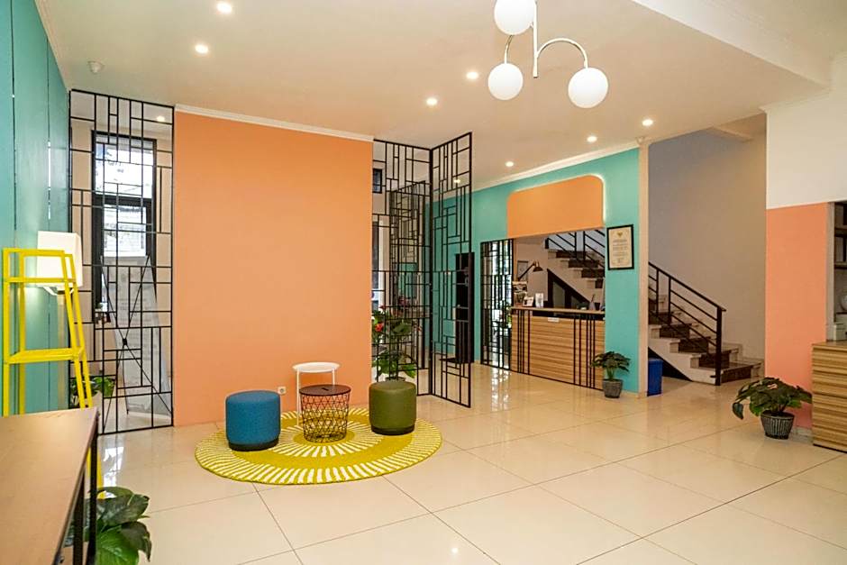 Sans Hotel FiFFa Premiere Malang