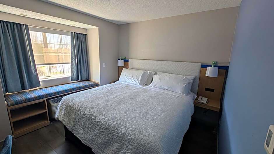 Greenville Pelham Inn by IHG