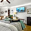 Luxury Beachfront Studio - Private Balcony with Ocean View - Heated Pool - Hot Tub - Tiki Bar - Sauna