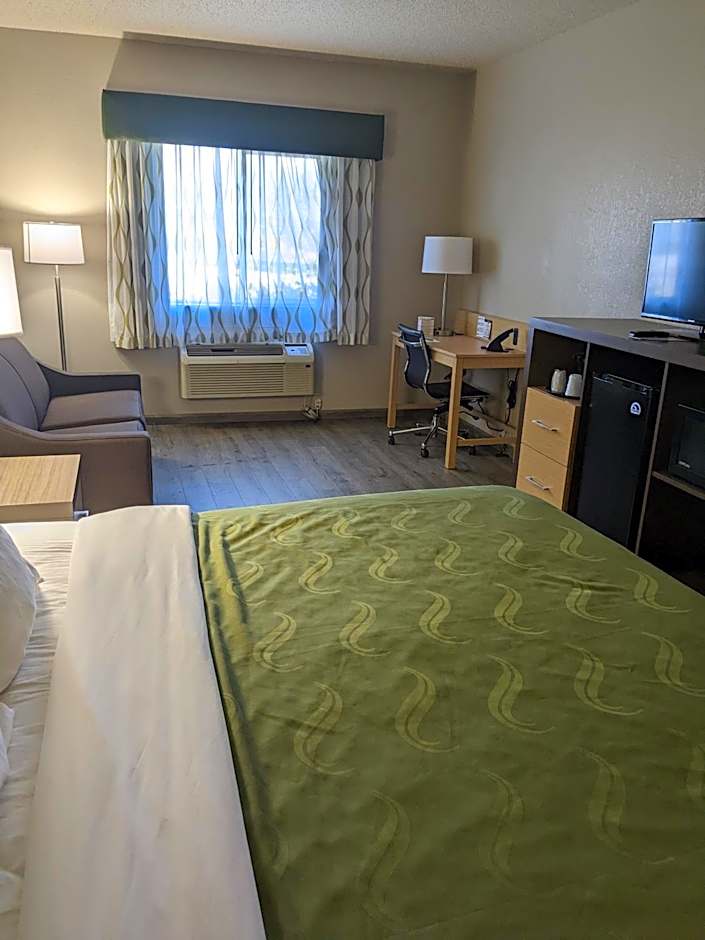 Quality Inn & Suites Delaware