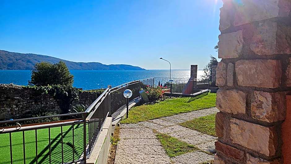 Residence Borgo Dei Limoni - Appartamenti con Garage