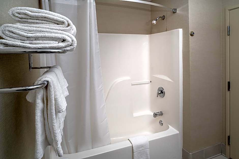 Country Inn & Suites by Radisson, Charleston South, WV