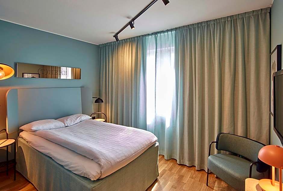 Photo 1 of 4 of Single Room