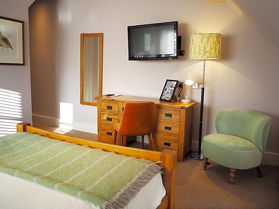 Bear and Ragged Staff