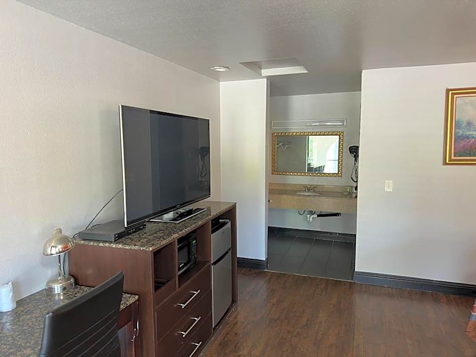 Crossroads Inn - Downtown Sacramento