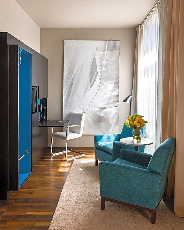 Home Hotel Folketeateret