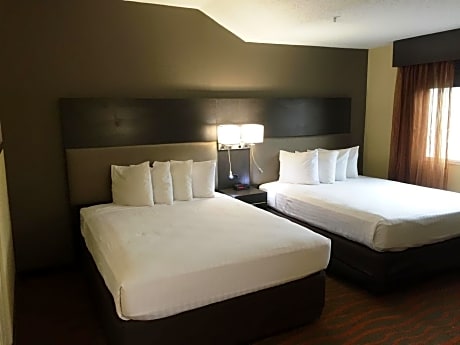 Double Suite with Two Double Beds - Non-Smoking