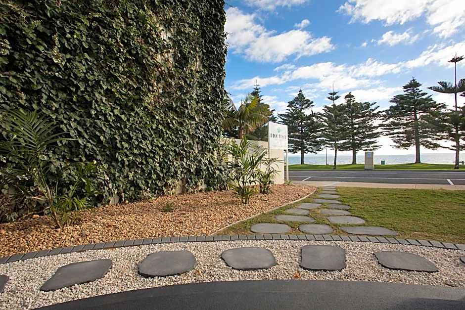 Deco Beach Luxury Apartments