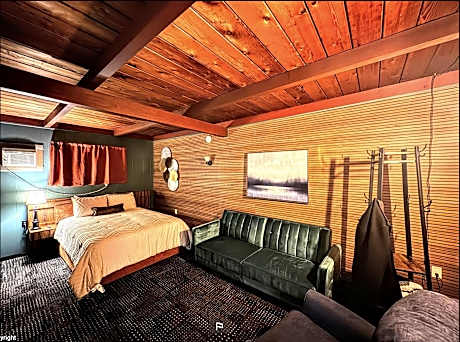 adoba inn Charlevoix