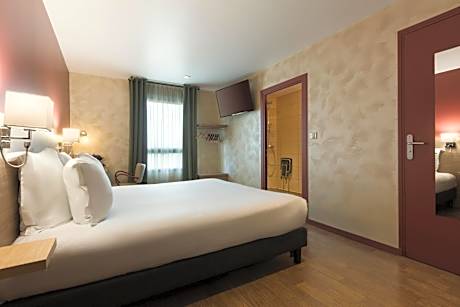 Comfort Queen Room