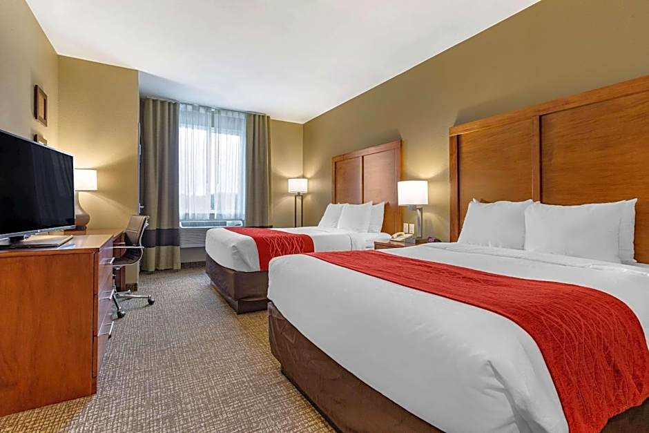 Comfort Inn & Suites Near Mt. Rushmore