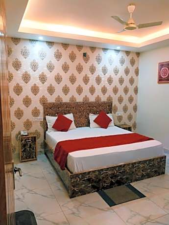 Baakhli Guest House and Restaurant