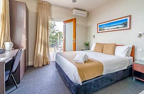 Queen Room & Balcony - Ocean View