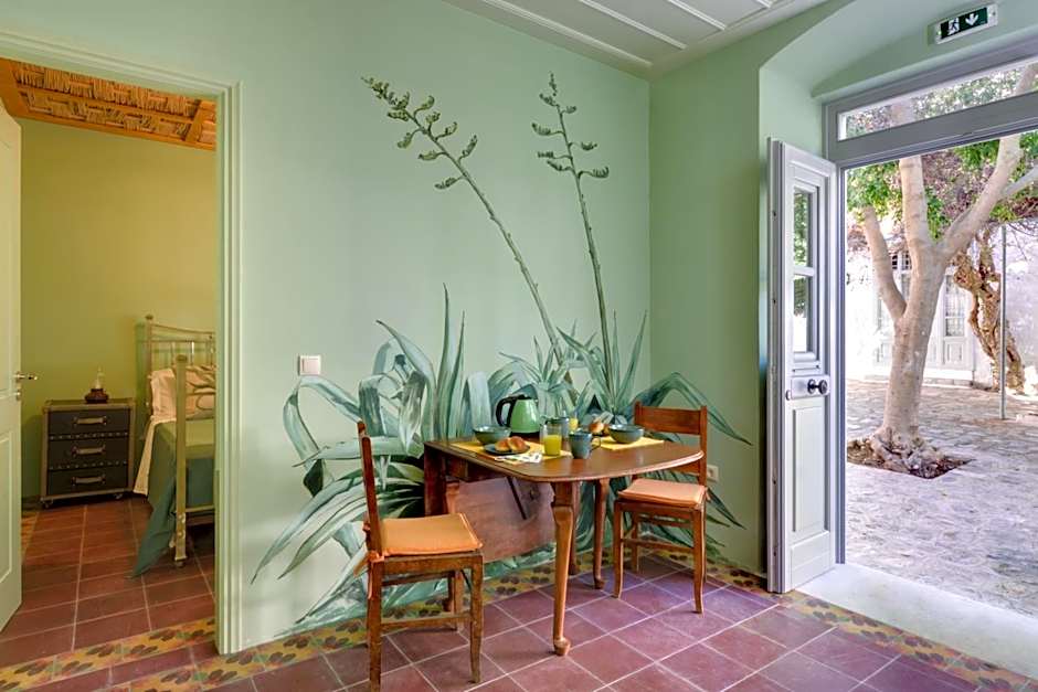 Cactus Hydra - Art Apartments