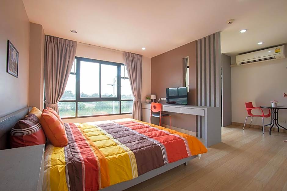 Live at Home Sukhumvit 105